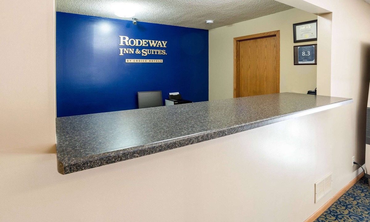 Austin Hotel | Rodeway Inn & Suites Austin I-90