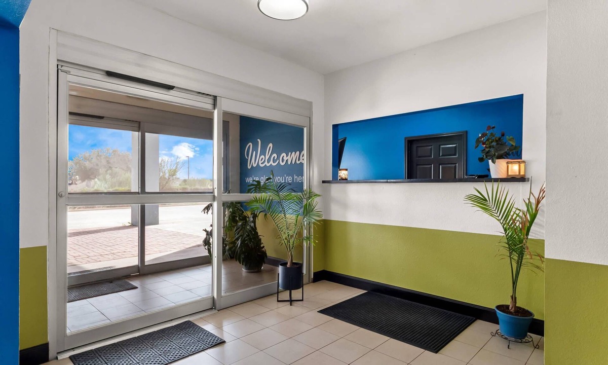 Dilley Hotel | Rodeway Inn