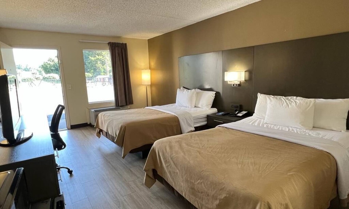 Walterboro Hotel | Rodeway Inn Walterboro I-95