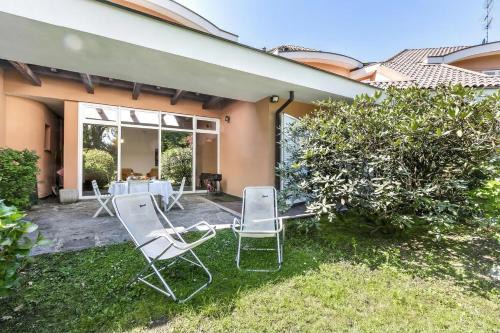 Ispra Apartment | Rododendro Rosso - Happy Rentals
