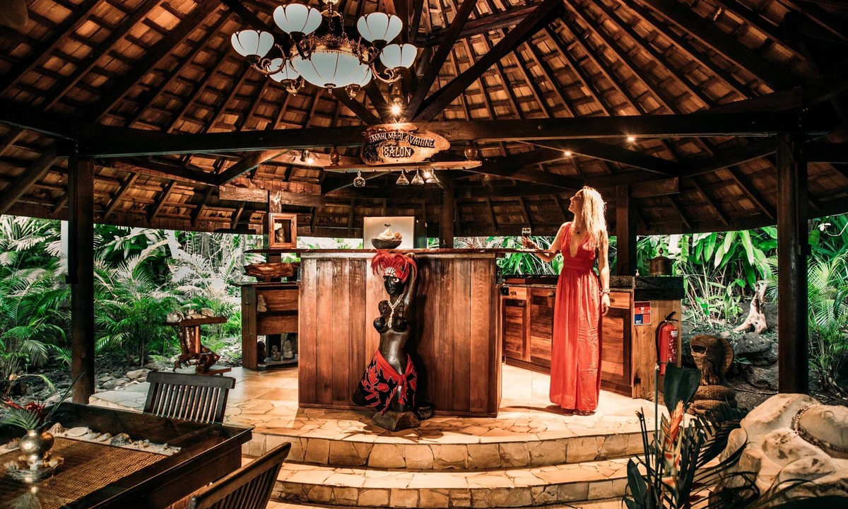 Nunue House | Rohotu Fare