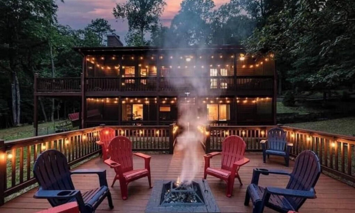 My Mountain Cabin | Rolling Hills Hideaway: Secluded 4 bedroom cabin with beautiful porch