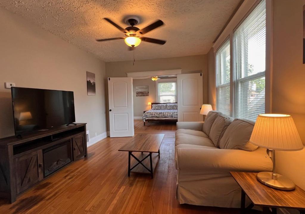 Norwood House | Rolston 2, Two Bedroom near Xavier Downtown