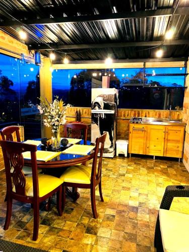 Chiquinquira Apartment | Romántica Cabaña con vista a la ciudad, 10 min del Centro