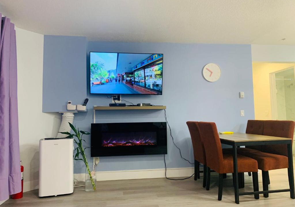 Canmore Apartment | Romantic 1-Bedroom Serviced Apartment Kitchen & AC 143