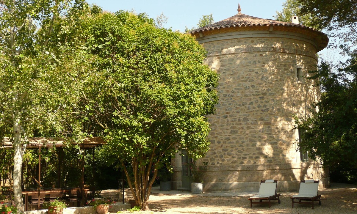 Aimargues House | Romantic 19th Century Tower + (Summer Annexe) In Own 1 Acre Near The Sea