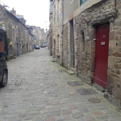 Dinan House | Romantic 400yr old Cottage