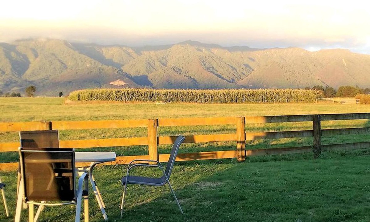 Waharoa Cabin | Romantic Accommodation near Kaimai Mamaku Forest Park, North Island