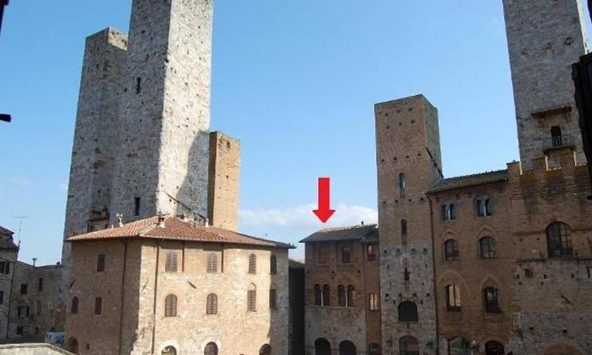 San Gimignano Apartment | Romantic and Bright Flat in Front of Town's Cathedral