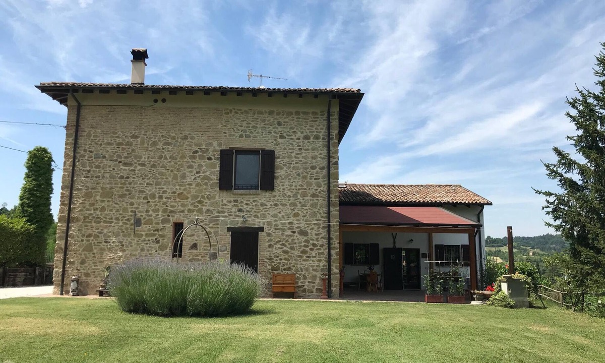 Monte San Pietro House | Romantic and Cozy Casa Doriana