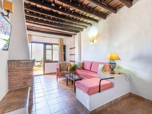 Busquistar Apartment | Romantic apartment in Granada with shared pool