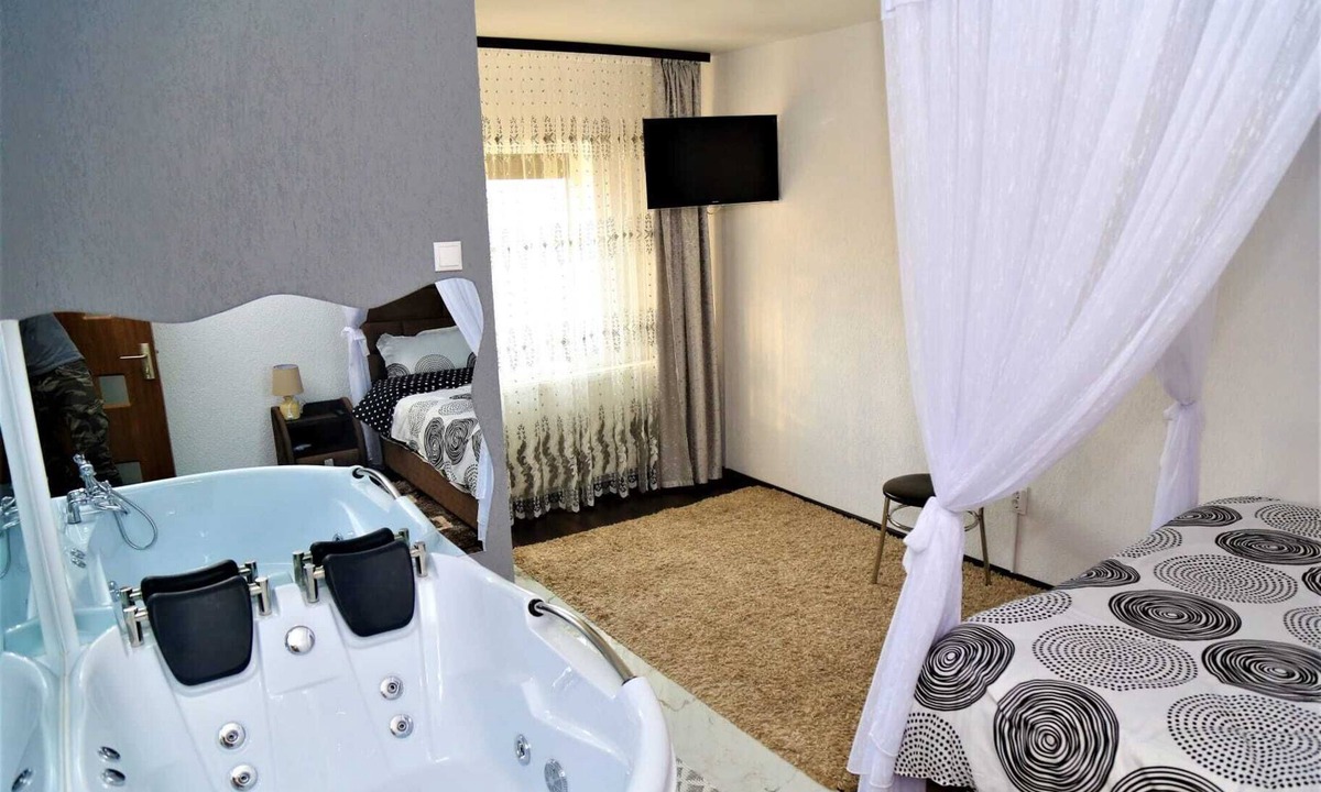 Curtea De Arges Apartment | Romantic appartment for your trip to Romania