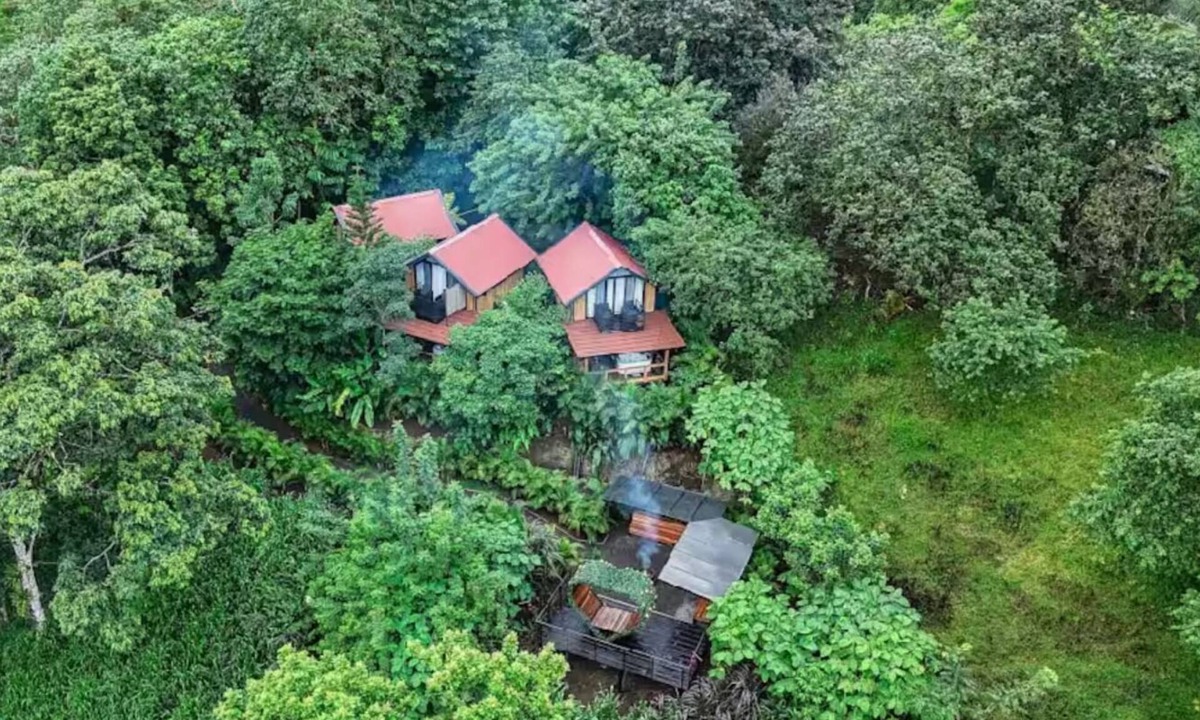 Monterrey Cabin | Romantic Arenal Volcano Cabin – Couples’ Retreat w/Private Hot Tub & Pool