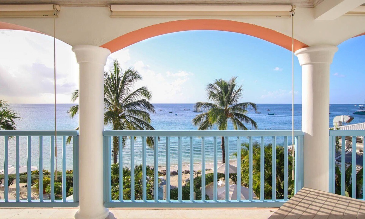 Sunset Crest Apartment | Romantic Beachfront Condo for Two - Villas 305