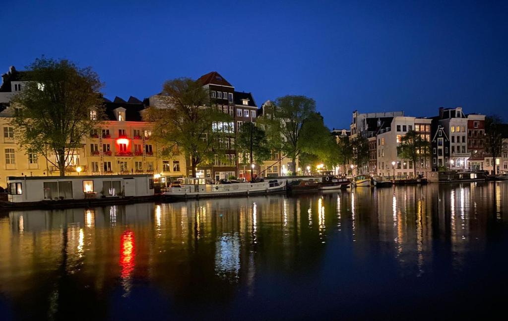 Canal Ring House | Romantic Boat in the Heart of Amsterdam