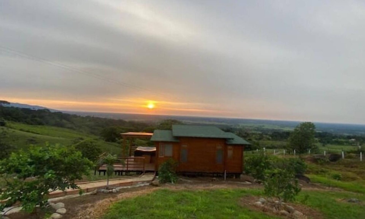 Acacias Cabin | Romantic Cabin with Jacuzzi Azulejo