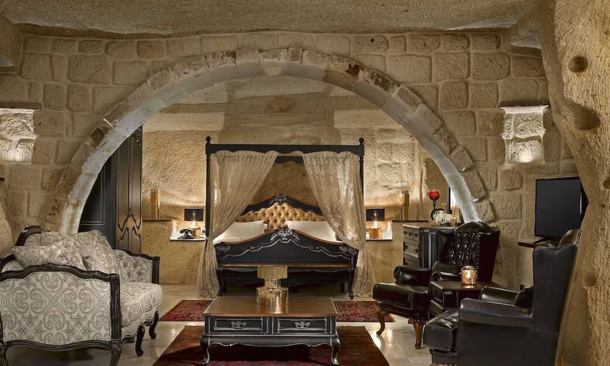 Mustafapasa Hotel | Romantic Cave Getaway with Hammam Access & Elegant Garden Dining!