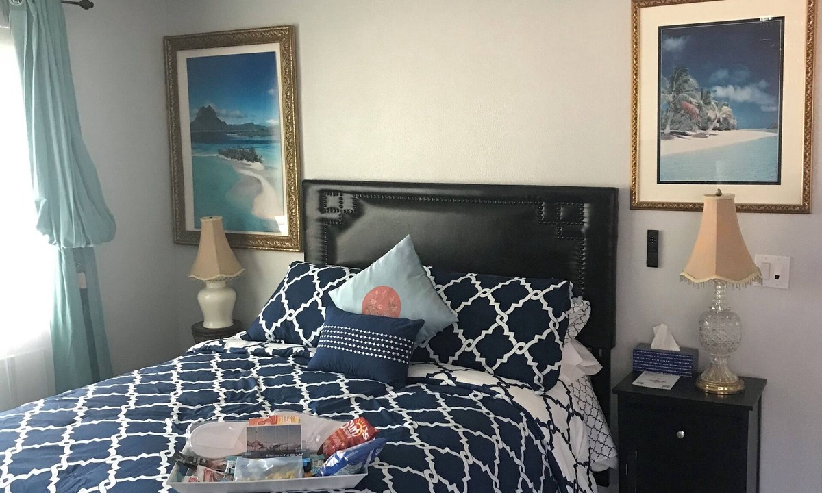 Windsor North River Ridge House | Romantic Coastal Private Room is located 10 minutes from all sightseeing places