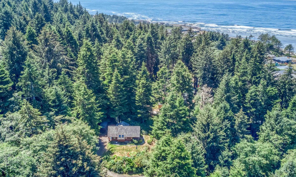 Yachats House | Romantic Cottage Perfect for a Couple or Family Getaway!