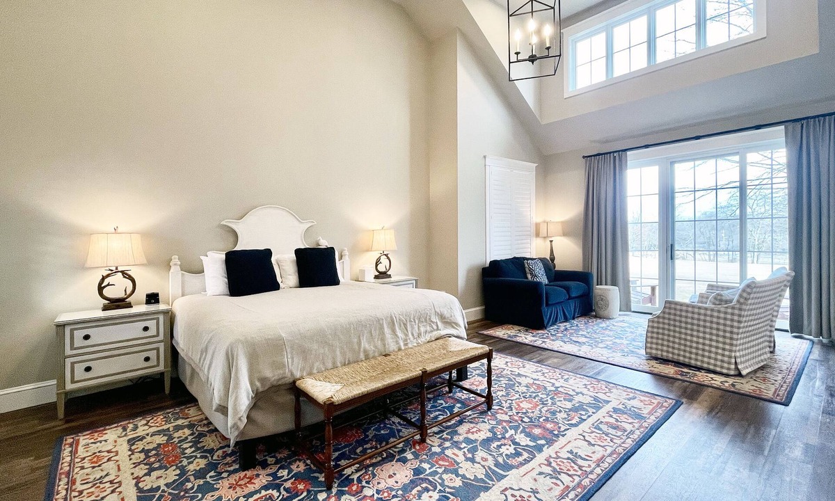 Reeders Ski Chalet | Romantic Couples Suite in the Poconos with Jetted Tub