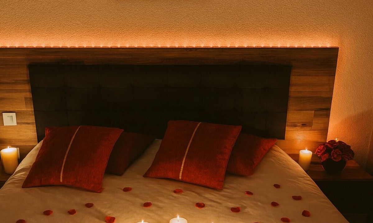 Pruniers-en-Sologne Apartment | Romantic Escape & Jacuzzi! Near Zoo Beauval