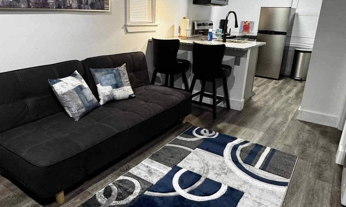 Chapel Hill Apartment | Romantic Getaway for two; 9 min drive to UNC; near downtown