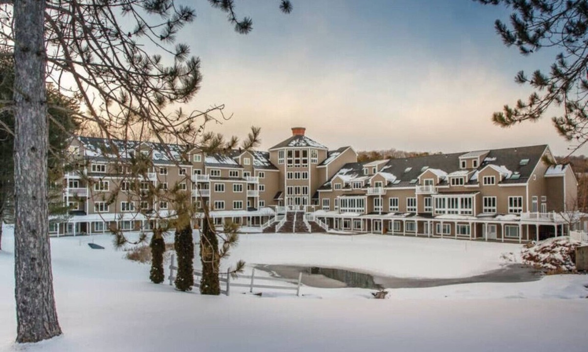 Brownsville Condo | Romantic Getaway or Family winter adventures in 2BD Loft w/resort activities