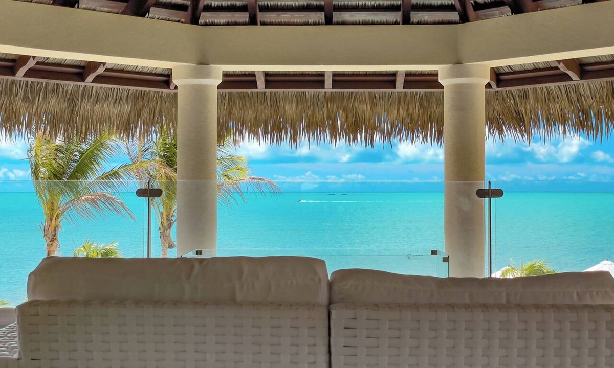 Long Bay House | Romantic Getaway, LOWEST DENSITY on the Island, STAND ALONE BUNGALOWS!