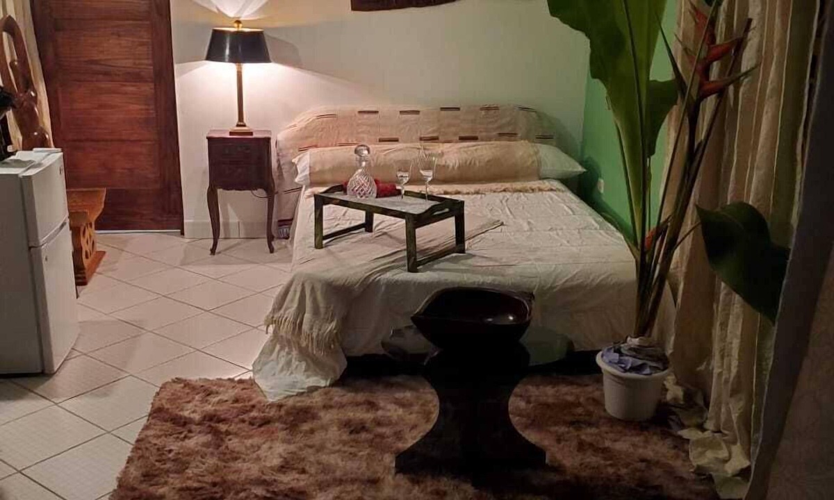 Diego Martin Bed & Breakfast | romantic hide away 20 mins from beach