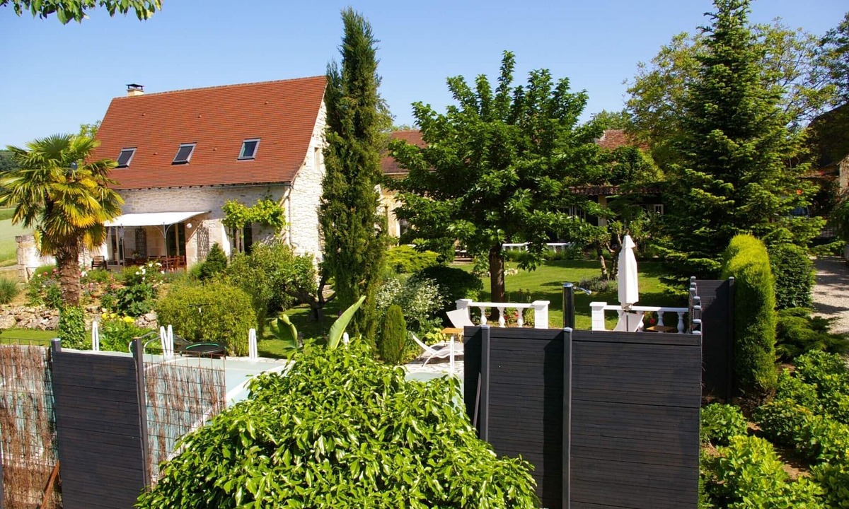 Saint-Rabier Villa | Romantic home with swimming pool and view on the valley