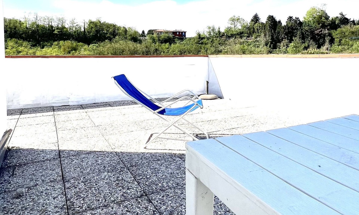 Albate Apartment | Romantic Italian apartment w/big terrace- 5 min from the lake !