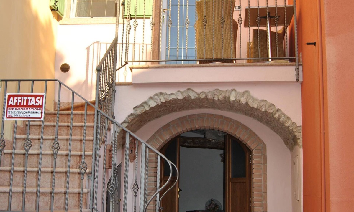 Cassone House | ROMANTIC LAST-MINUTE COTTAGE from July 11 to 18 near the beach, with garage and TV.