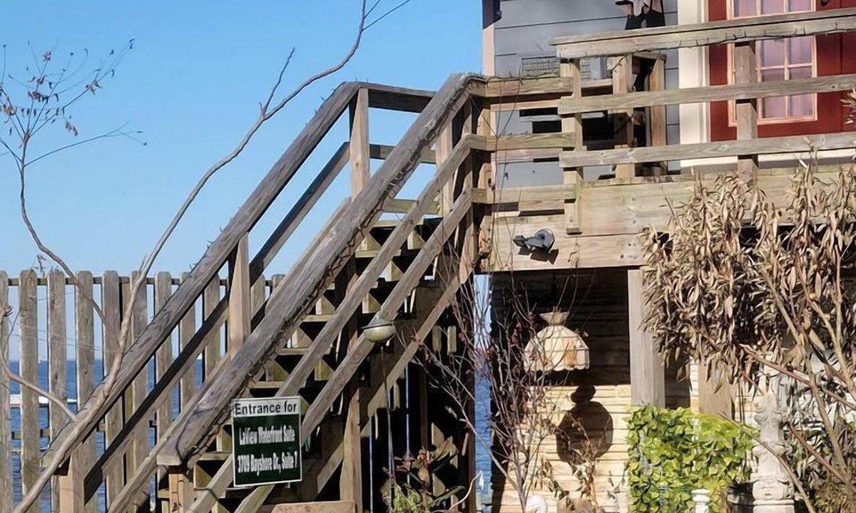 Bacliff Cottage | Romantic Open-Concept Couples Suite with Private Jacuzzi & Balcony Views in Bacliff, Texas