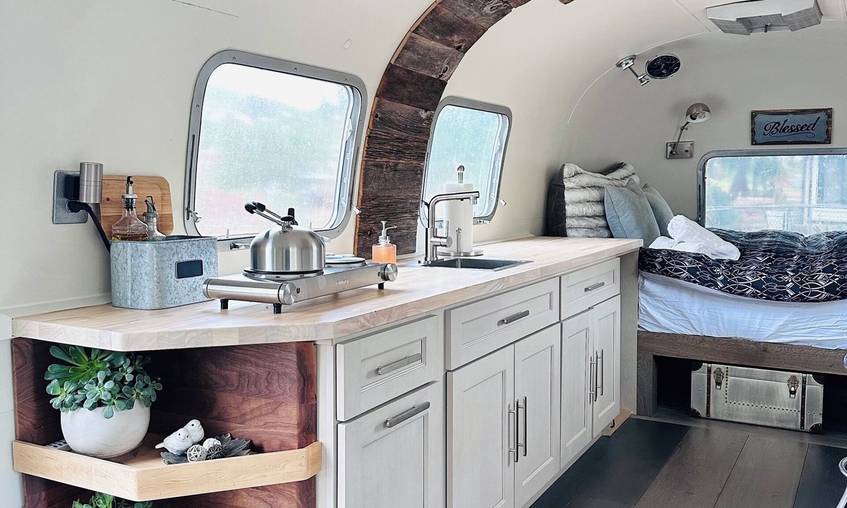 Santa Clarita House | 🌿 Romantic & Private Airstream Retreat Surrounded by Nature