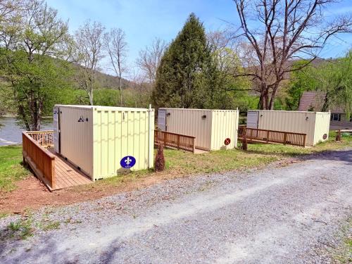 Camptown House | Romantic Riverfront Retreat