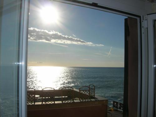 Nervi Apartment | Romantic Sea View Flat in Genova
