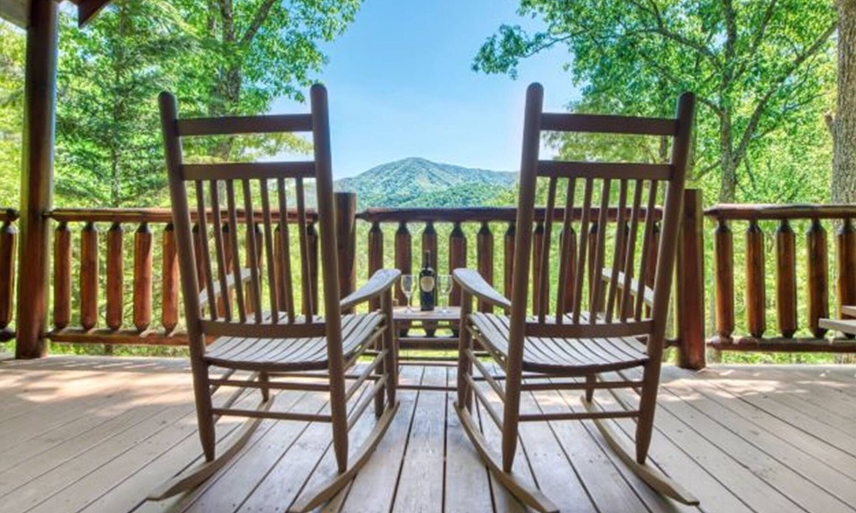Wears Valley Cabin | Romantic, Secluded Cabin w/stunning views, hot tub, pool table & nearby draws