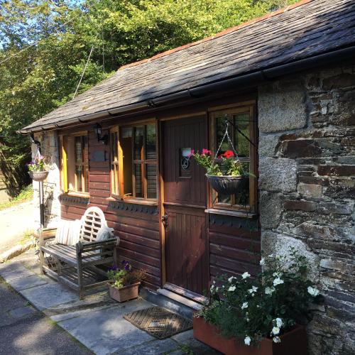 Cardinham Apartment | Romantic, secluded cottage in Cardinham Woods, Cornwall