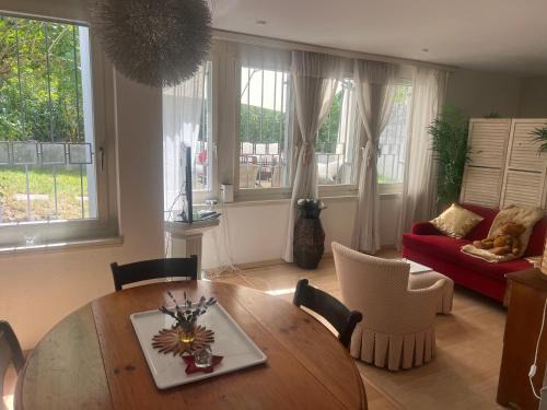 Nussbaumen Apartment | Romantic Space