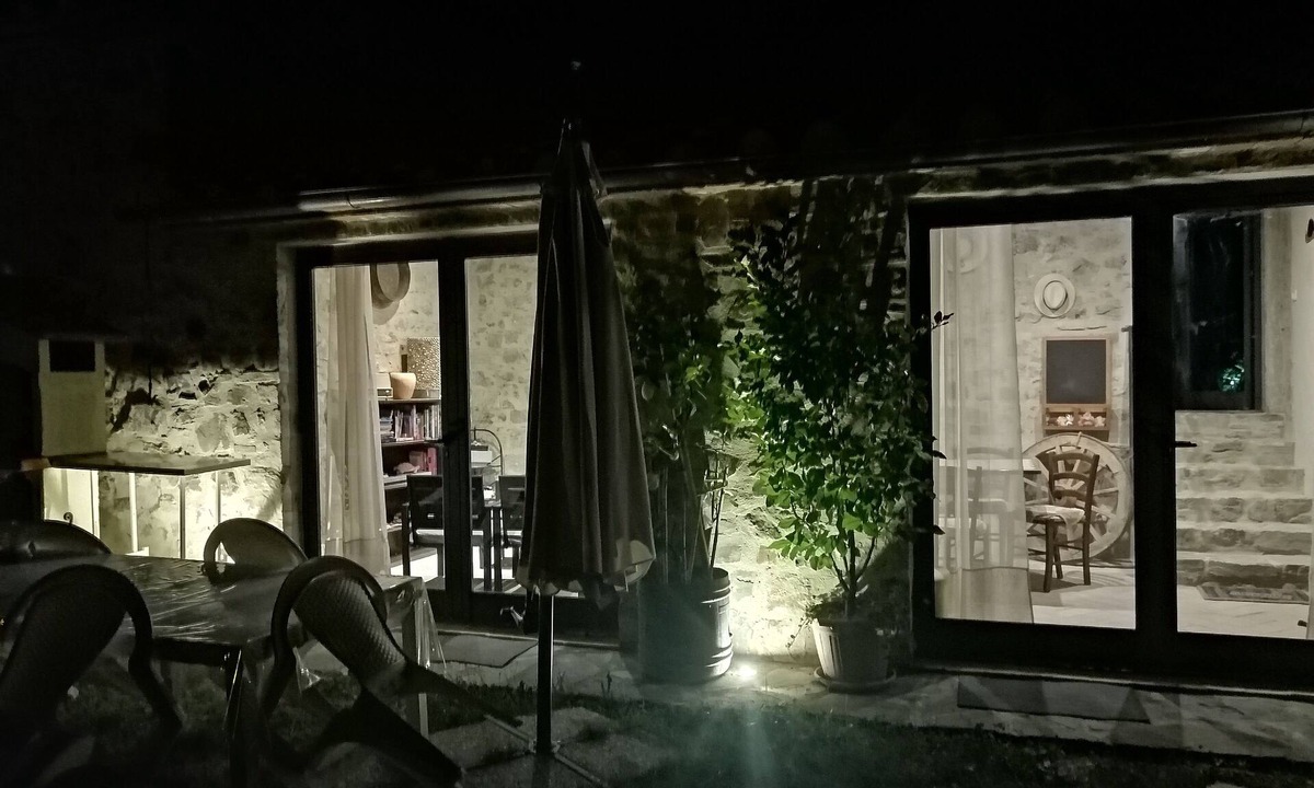 Montenero Apartment | Romantic Stone Loft: Bathtub in Room and Charm 1800, nature and relaxation