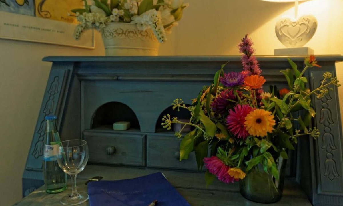 Kronenburg House | Romantic Suite - Burghaus and Villa Kronenburg
