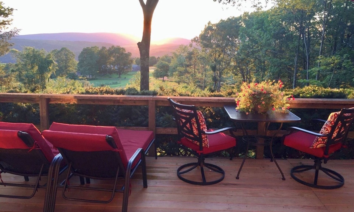 Millerton Apartment | Romantic Sunset -50 Mile Sunset Hudson River View!