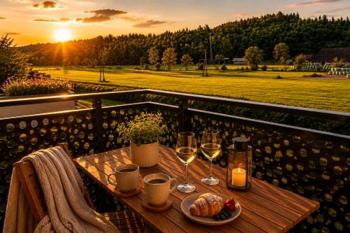Trebnje Apartment | Romantic Sunset Retread I 4 Min to A2 I E-Bikes I Near Ljubljana