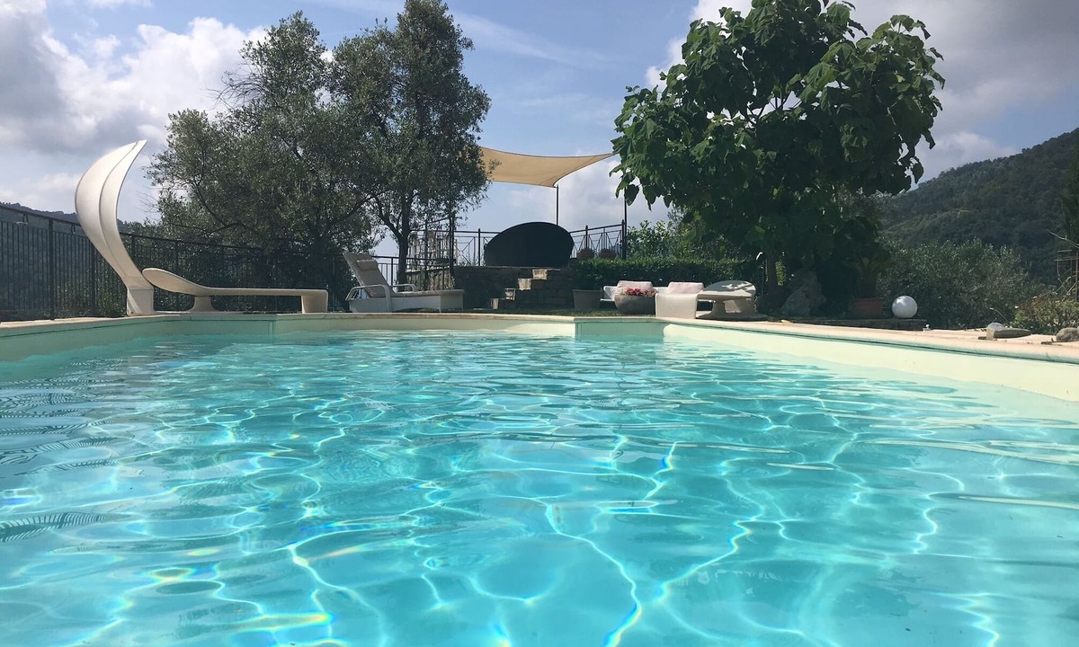 Dolceacqua Villa | Romantic Villa Lenivada with views, swimming pool and outdoor whirlpool