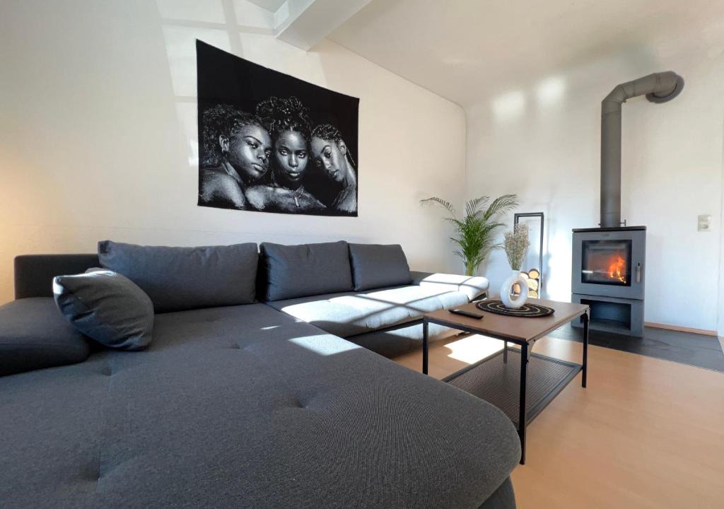 Knielingen Apartment | Romantisches Kamin-Apartment by Rabe - Gartenabteil, Smart-TV, Netflix