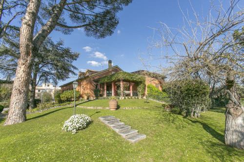 Monteverde Nuovo Villa | Rome Garden Hill