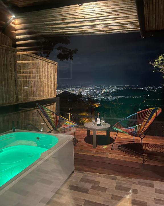Cali Ski Chalet | Romero Glamping y Cabañas