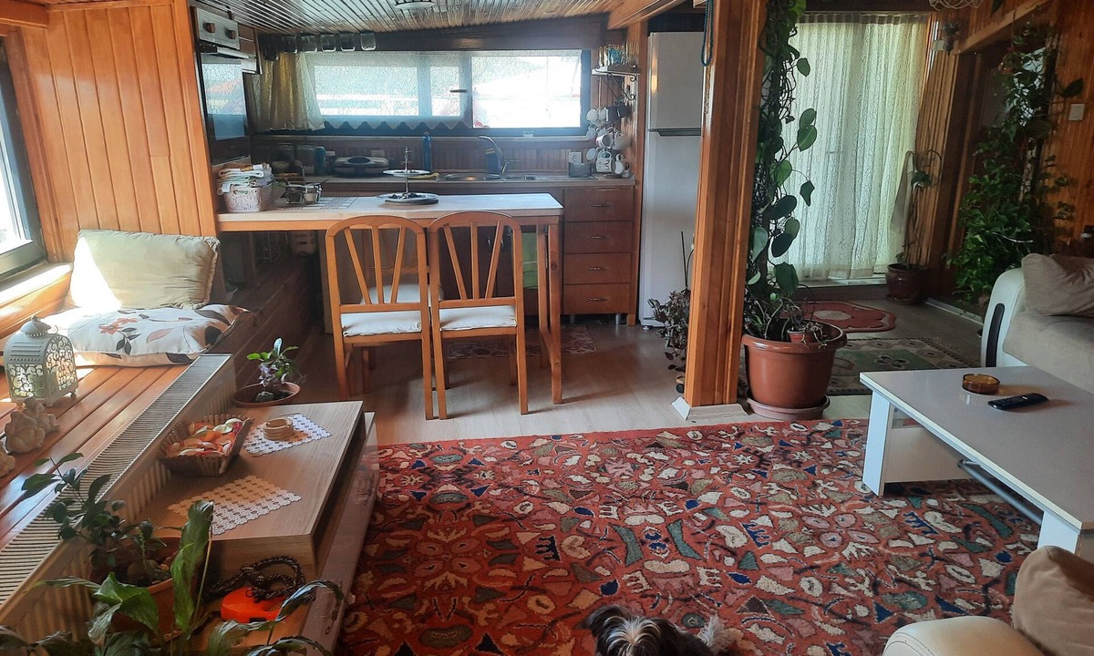 Umraniye Apartment | Rooftop authentic close to metro