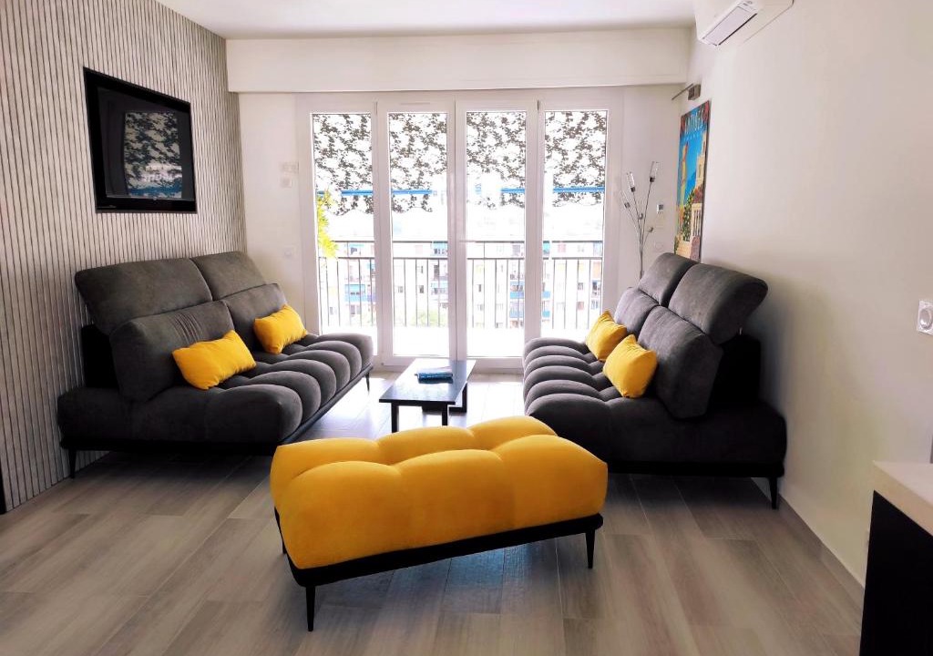 Antibes Apartment | Rooftop condo RAMSES