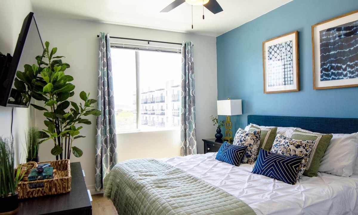Desert View Village Apartment | Rooftop Sunsets·King Bed-Heated Pool-Near Golf